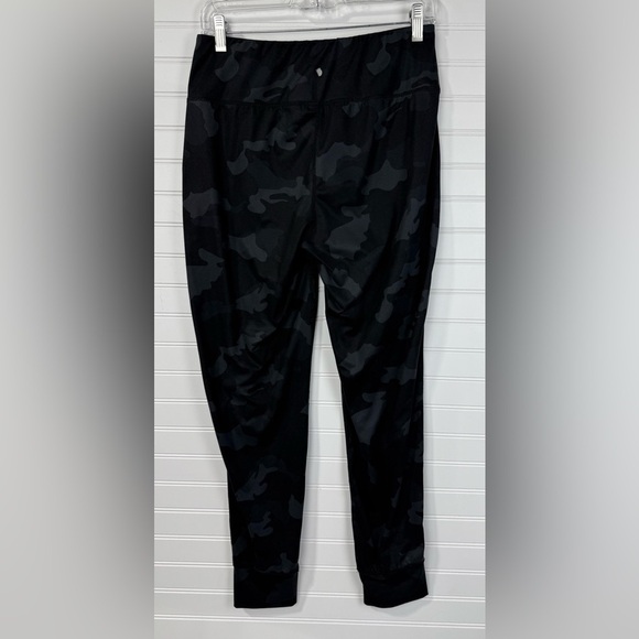 Yogalicious Lux women’s black camo ankle jogger. Size Small. - Picture 1 of 4